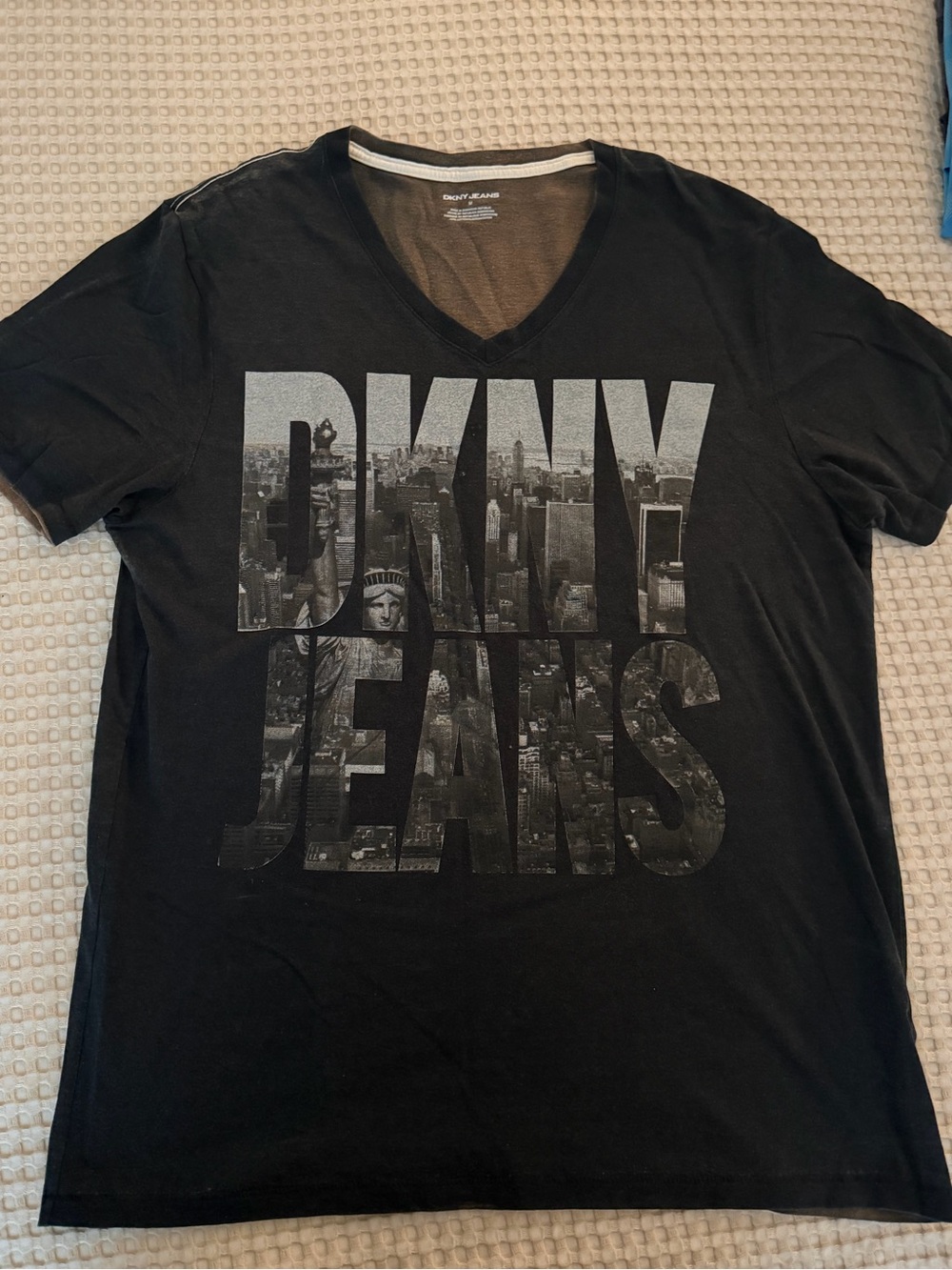 Dkny Black V-Neck Cityscape Logo Tee NYC
